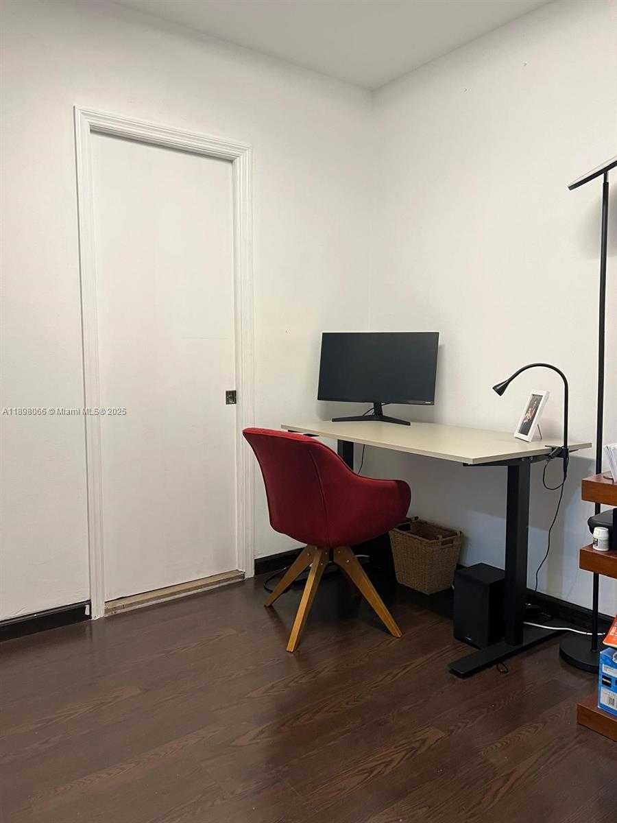 Small Image of 1581 BRICKELL AVE #2005, Miami Number 35