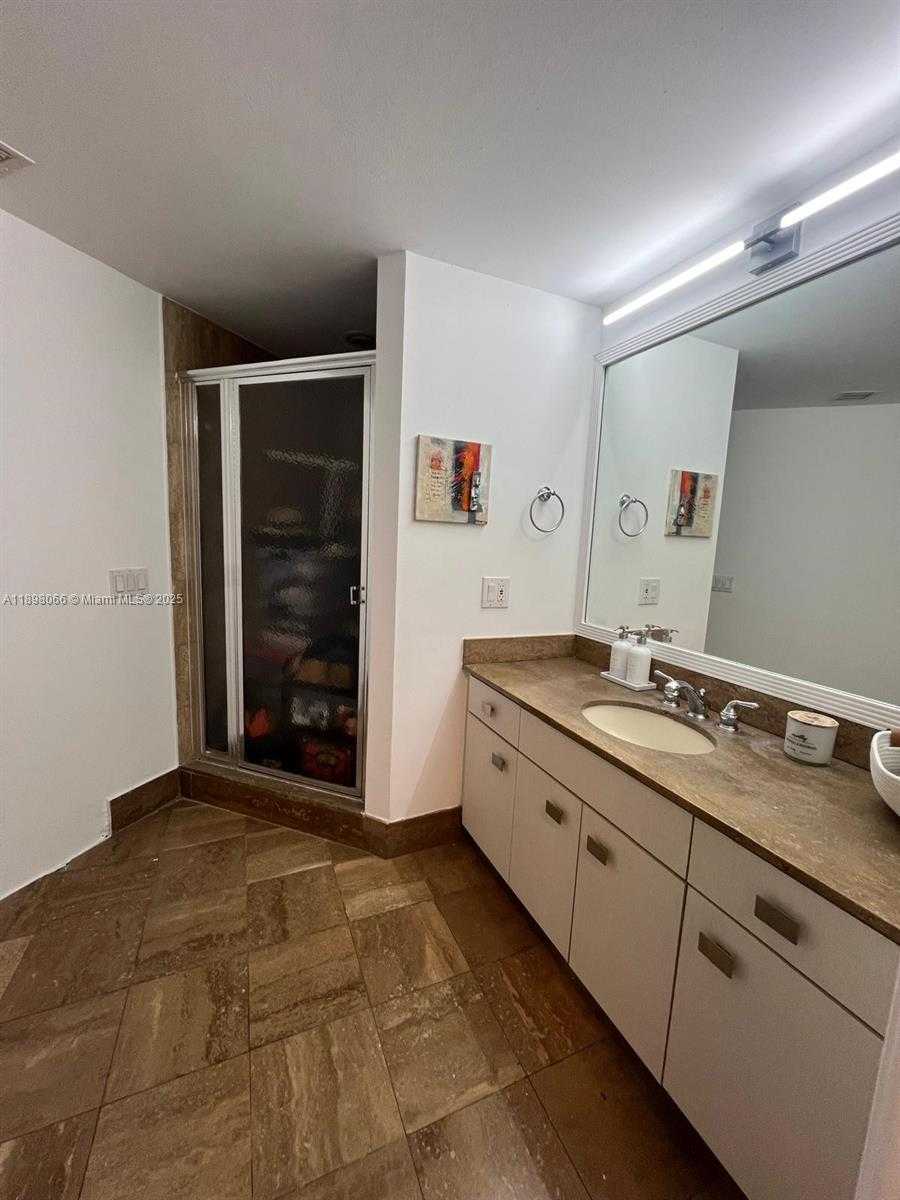 Small Image of 1581 BRICKELL AVE #2005, Miami Number 36