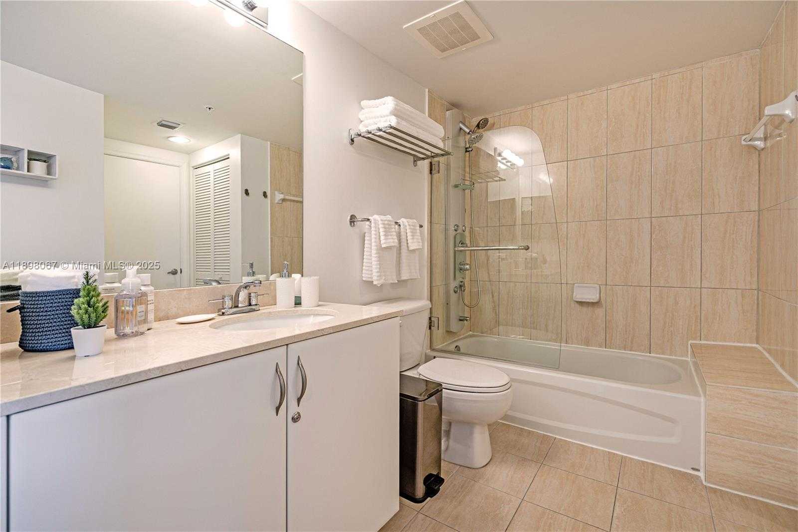 Small Image of 1750 NORTH BAYSHORE DR #3906, Miami Number 10