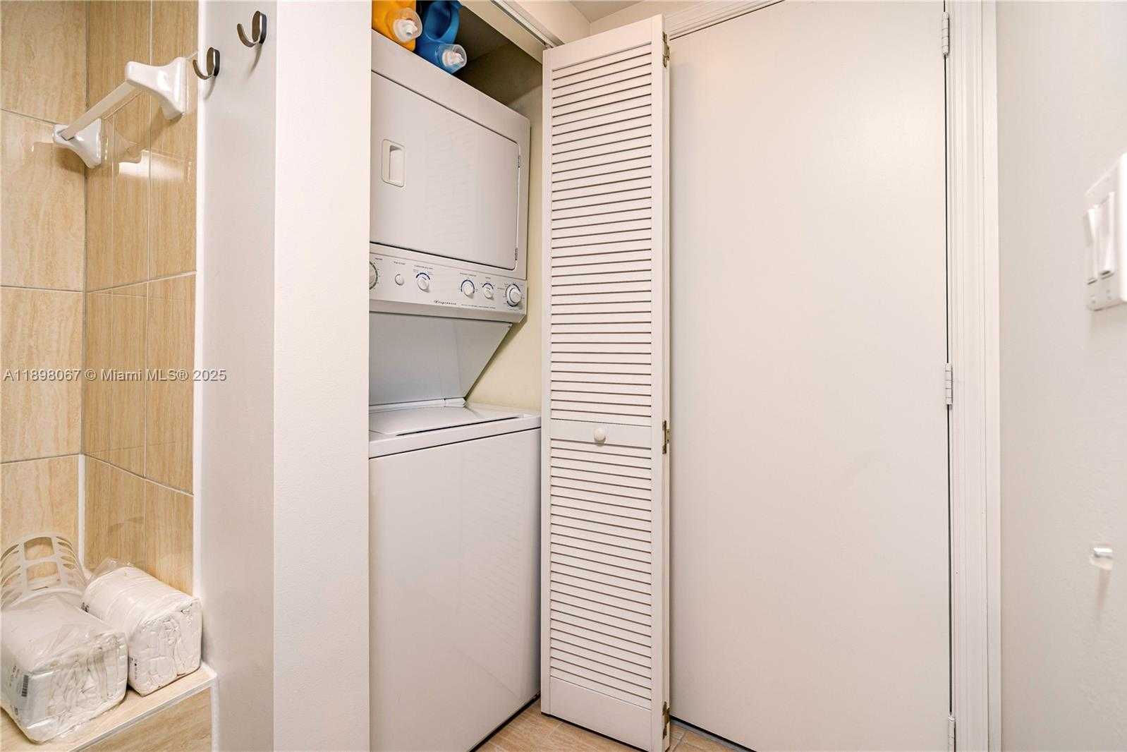 Small Image of 1750 NORTH BAYSHORE DR #3906, Miami Number 15