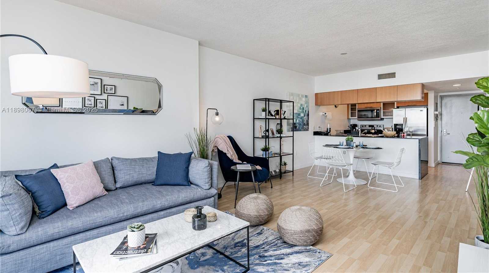 Small Image of 1750 NORTH BAYSHORE DR #3906, Miami Number 3