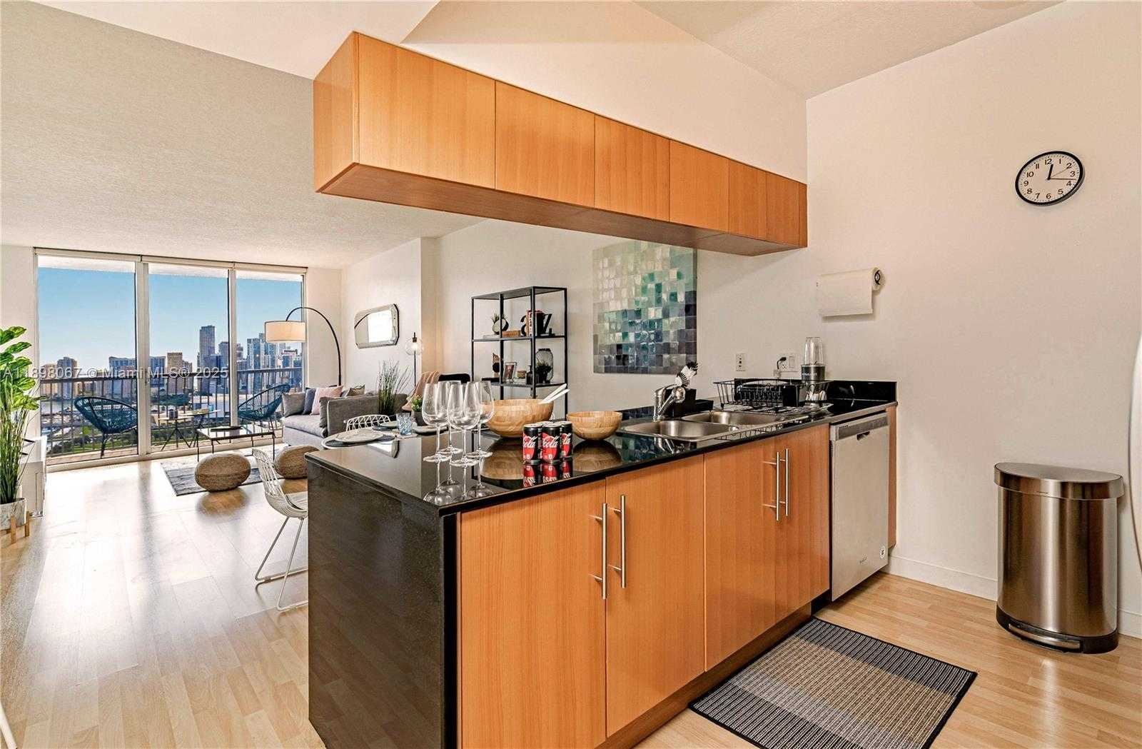 Small Image of 1750 NORTH BAYSHORE DR #3906, Miami Number 7