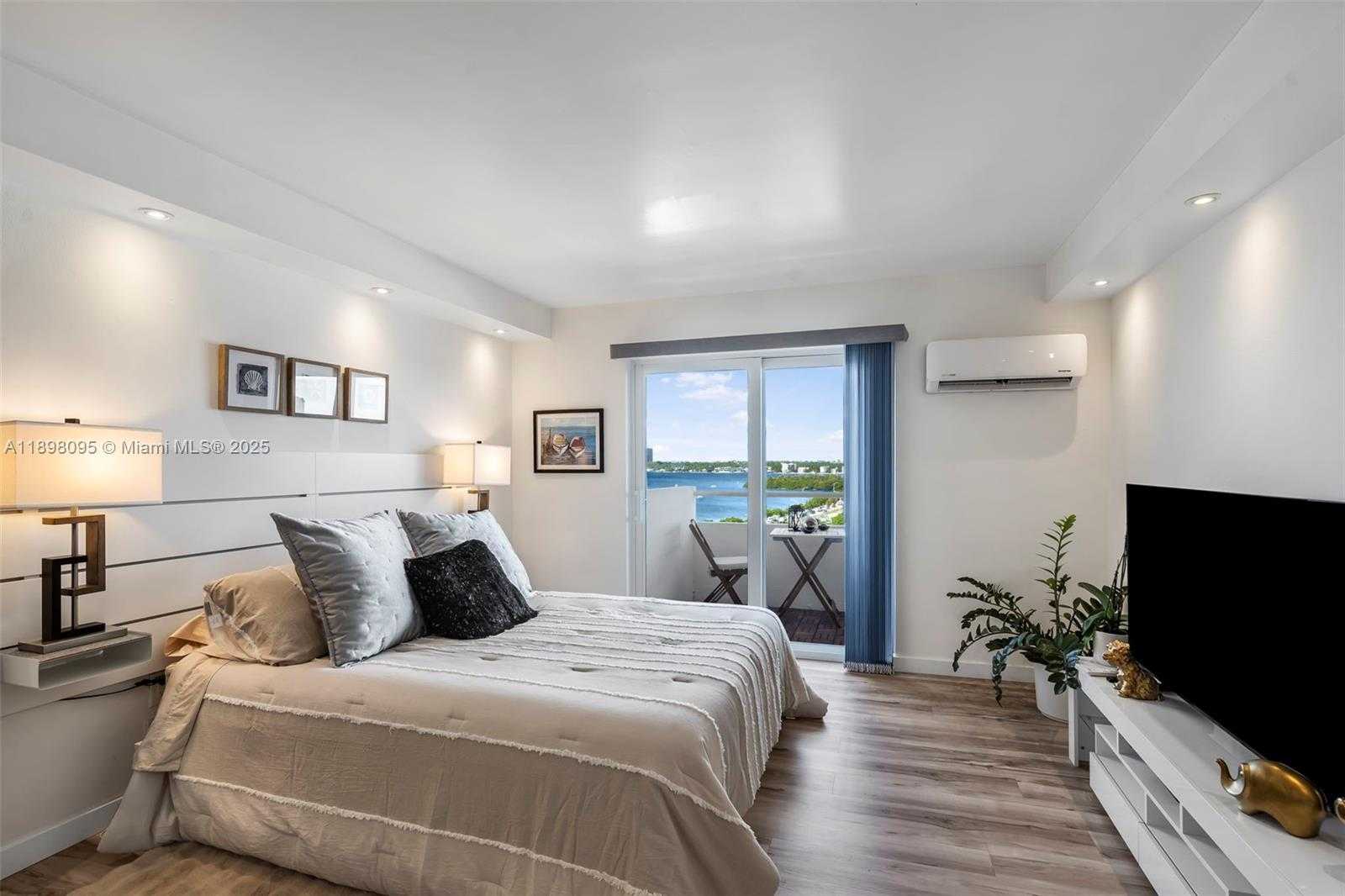 Small Image of 7904 WEST DR #1004, North Bay Village Number 10