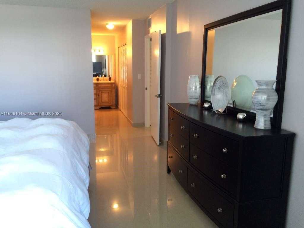 Imagen de Pequeño Objeto