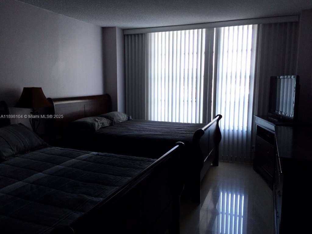 Imagen de Pequeño Objeto