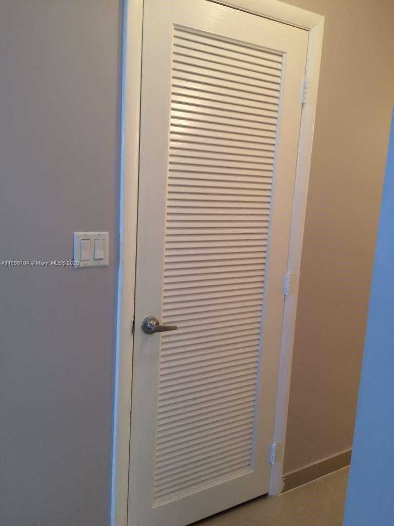 Imagen de Pequeño Objeto