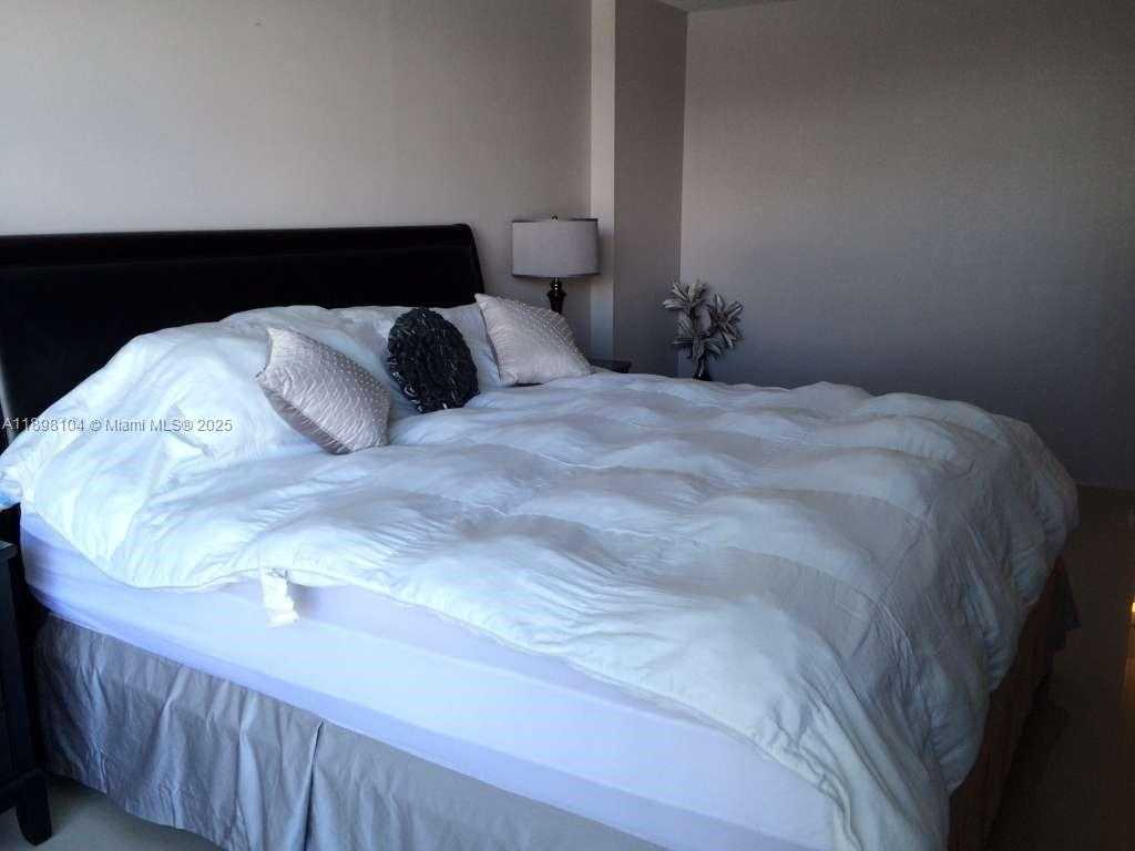 Imagen de Pequeño Objeto