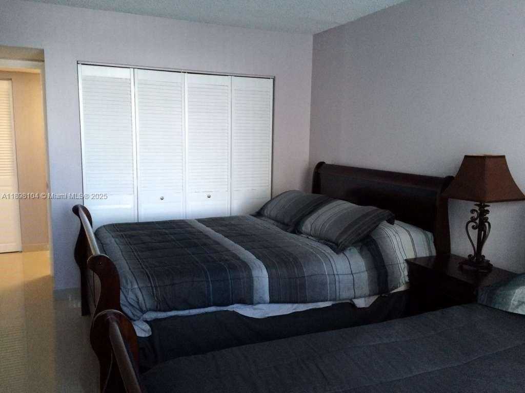 Imagen de Pequeño Objeto