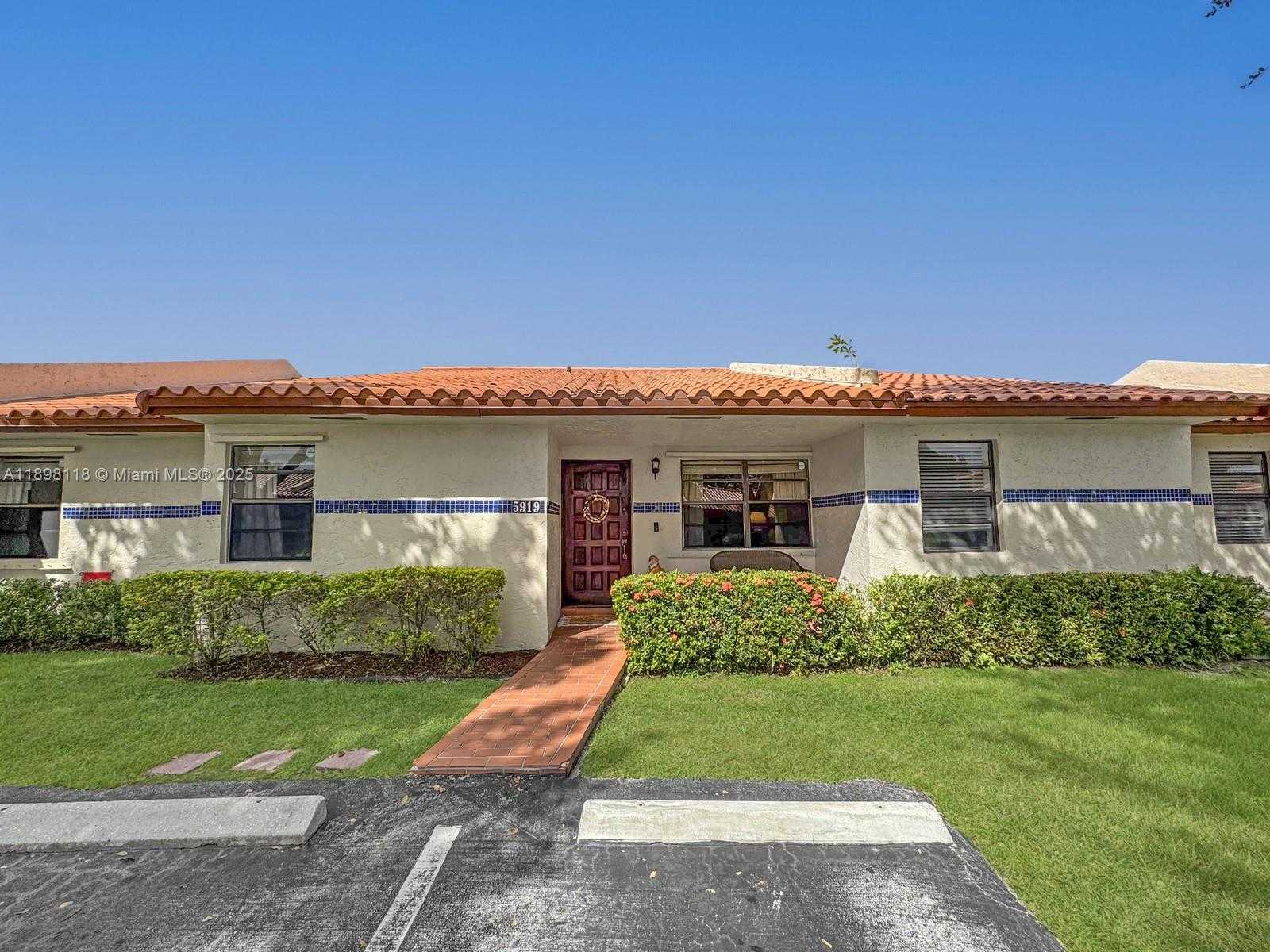 Small Image of 5919 SOUTH WEST 112TH TER, Cooper City Number 3