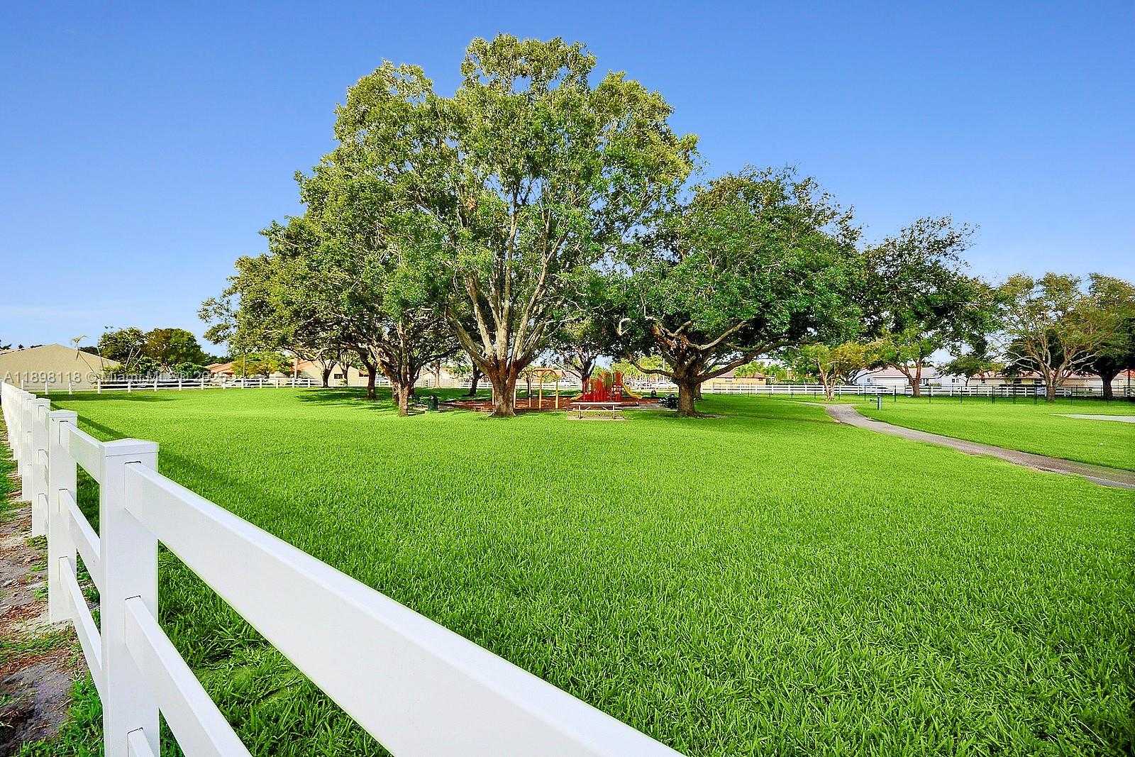 Small Image of 5919 SOUTH WEST 112TH TER, Cooper City Number 35