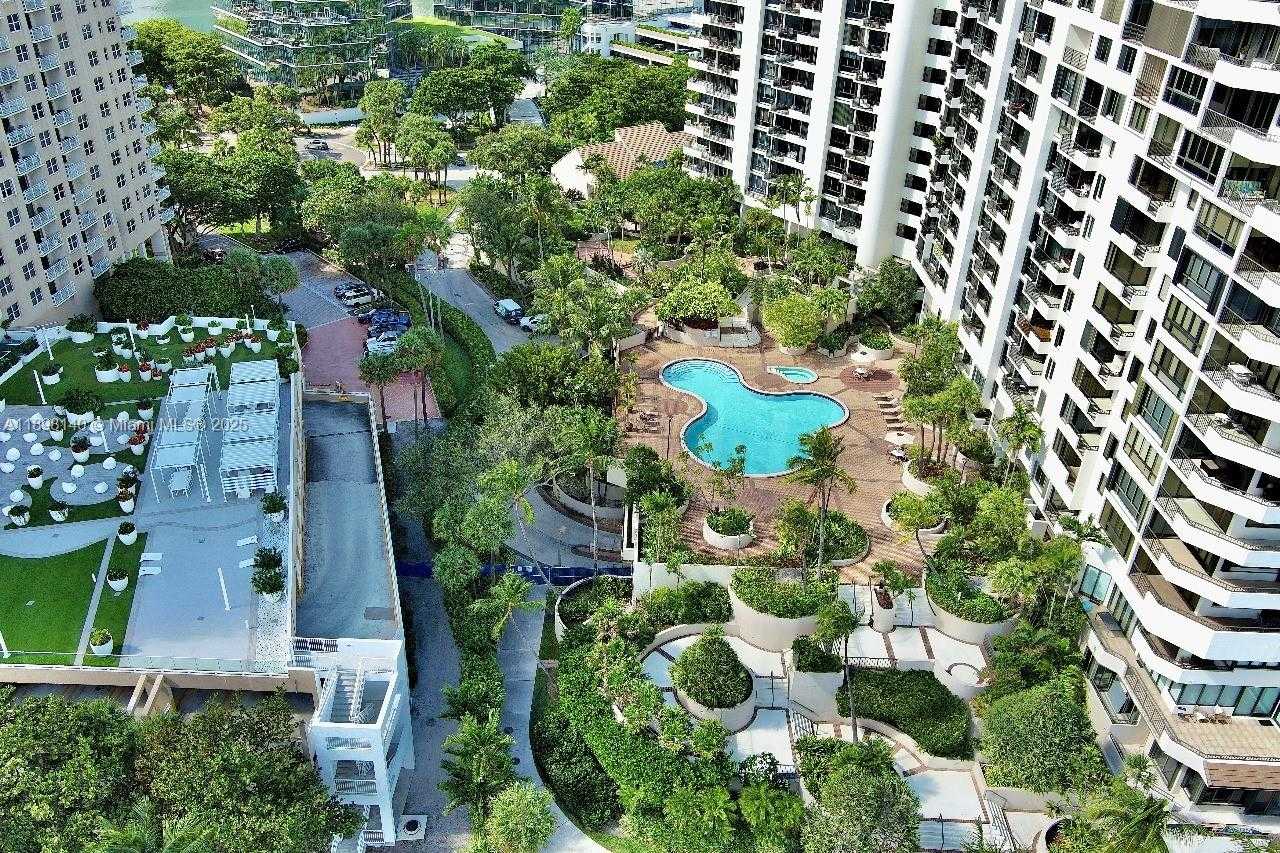 Small Image of 520 BRICKELL KEY DR #A1616, Miami Number 13