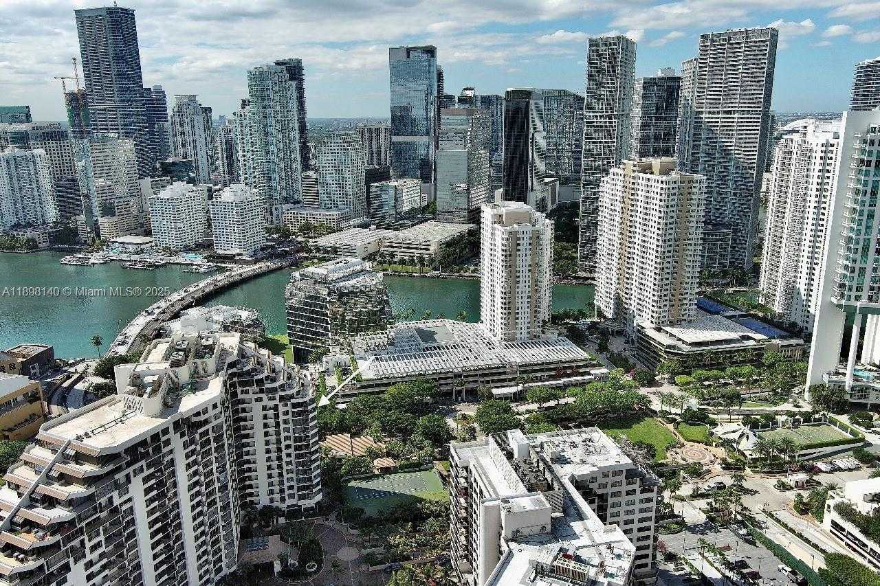 Small Image of 520 BRICKELL KEY DR #A1616, Miami Number 15