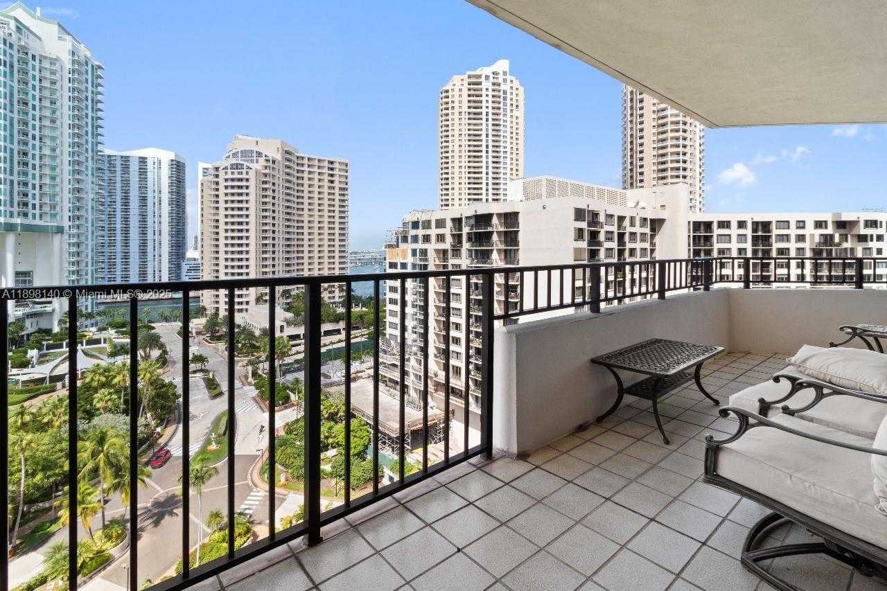 Small Image of 520 BRICKELL KEY DR #A1616, Miami Number 17