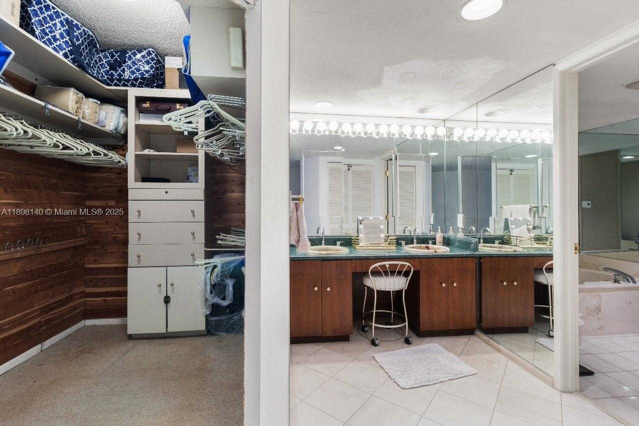 Small Image of 520 BRICKELL KEY DR #A1616, Miami Number 23