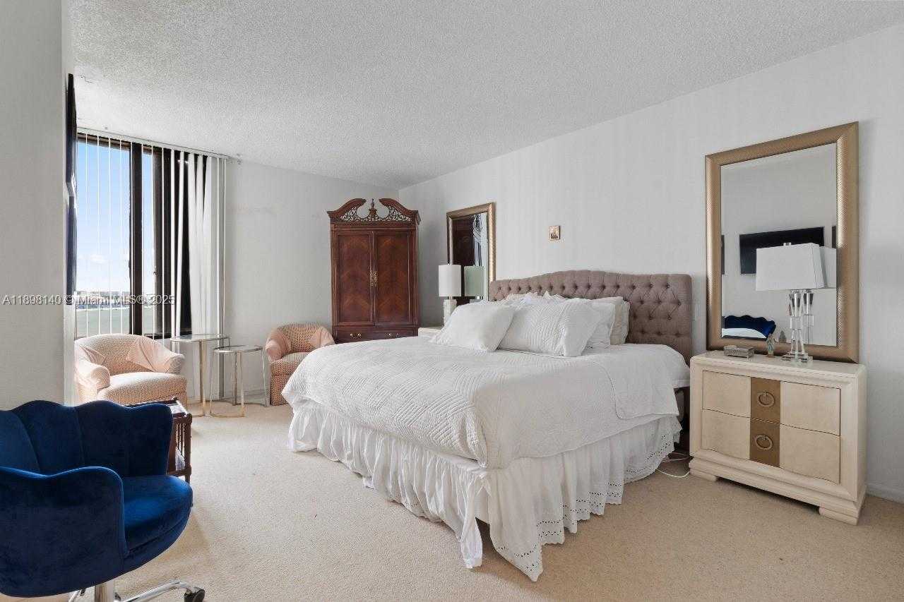 Small Image of 520 BRICKELL KEY DR #A1616, Miami Number 32