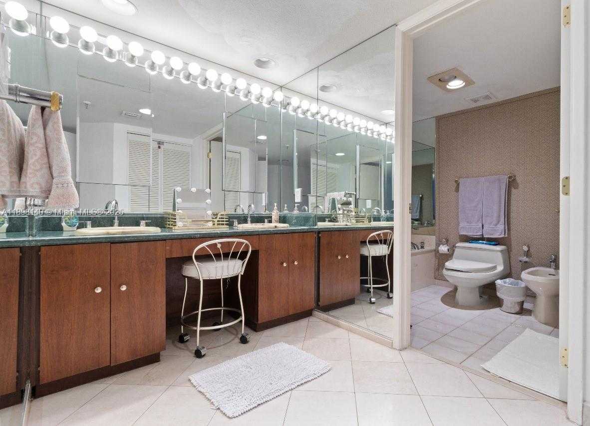 Small Image of 520 BRICKELL KEY DR #A1616, Miami Number 39