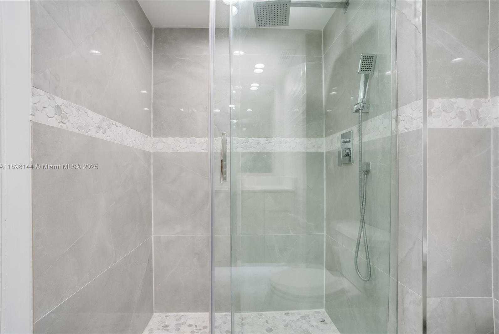 Small Image of 18071 BISCAYNE BLVD #1204, Aventura Number 12