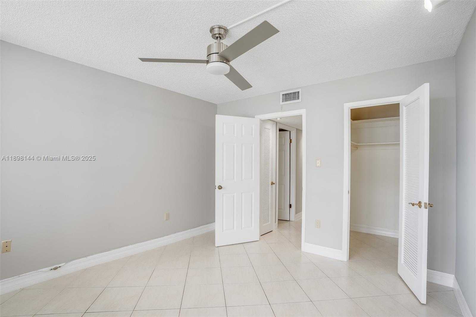 Small Image of 18071 BISCAYNE BLVD #1204, Aventura Number 15