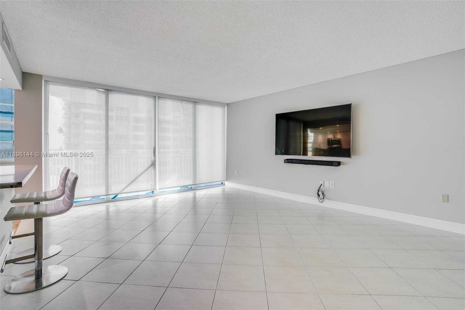 Small Image of 18071 BISCAYNE BLVD #1204, Aventura Number 8