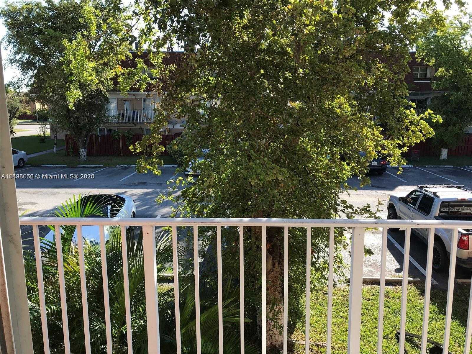 Small Image of 260 NORTH WEST 107TH AVE #207, Miami Number 8