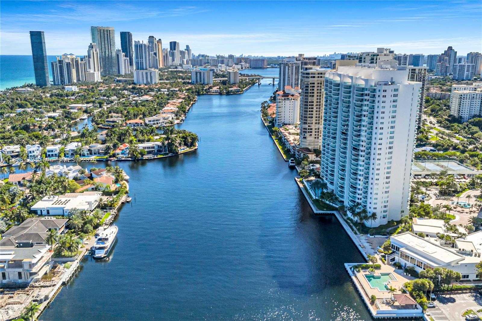 Small Image of 20201 EAST COUNTRY CLUB DR #1907, Aventura Number 2