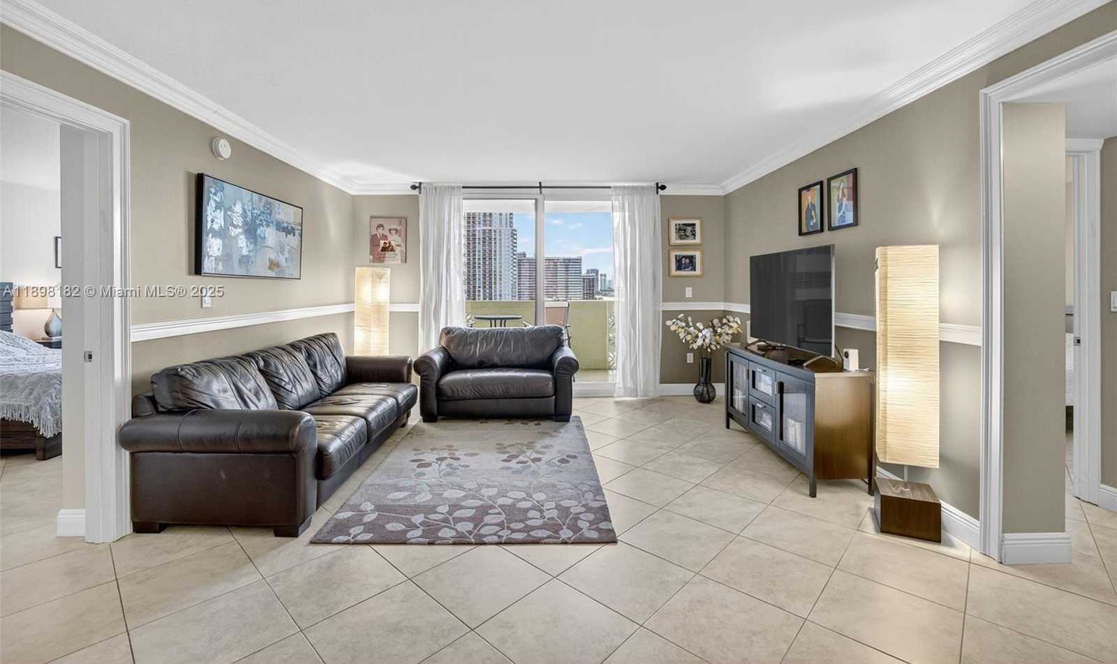 Small Image of 1833 SOUTH OCEAN DR #1004, Hallandale Beach Number 12