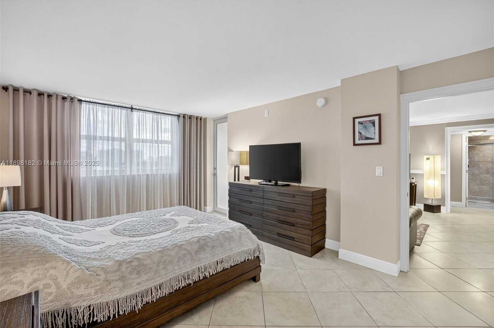 Small Image of 1833 SOUTH OCEAN DR #1004, Hallandale Beach Number 22