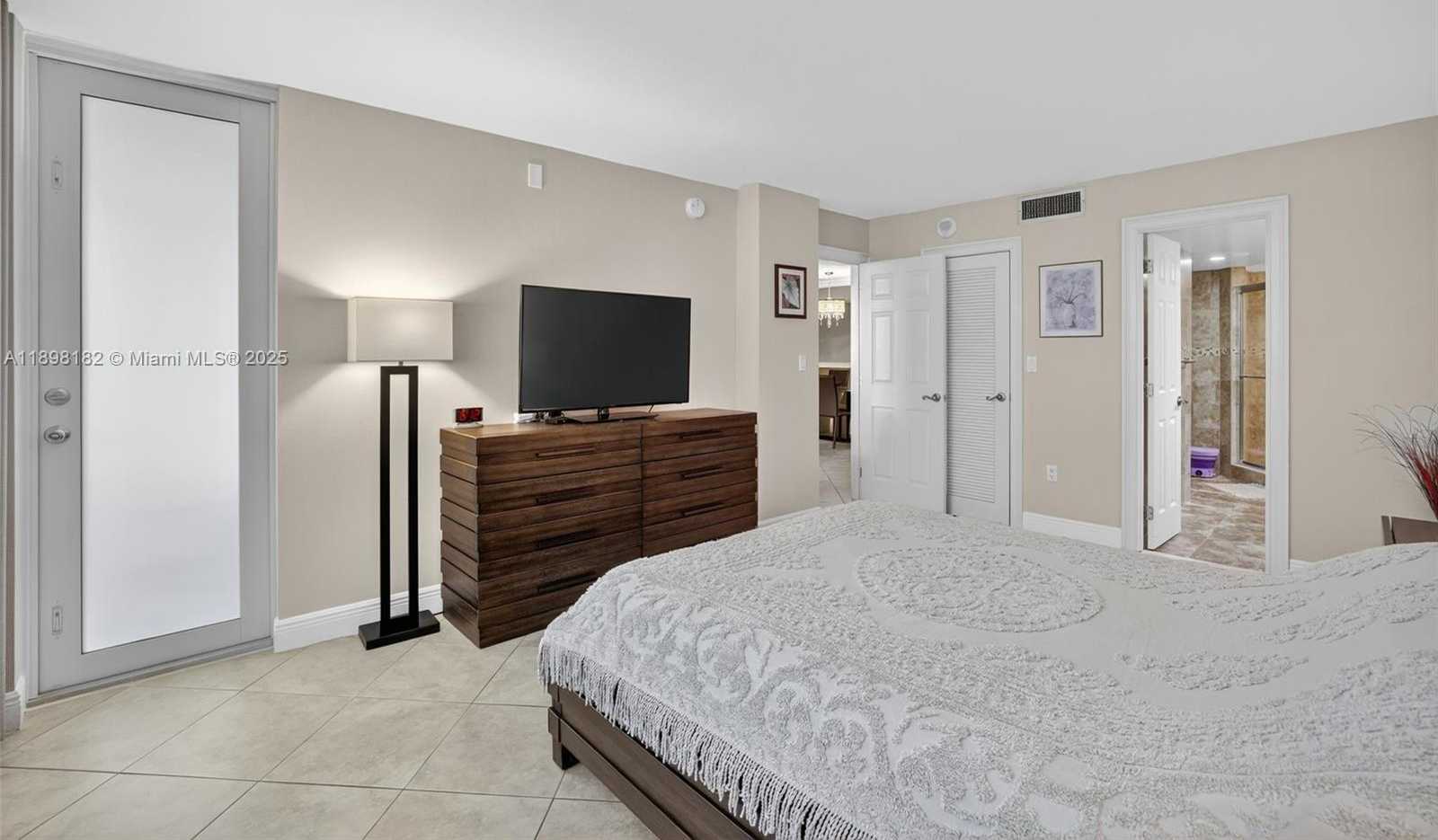 Small Image of 1833 SOUTH OCEAN DR #1004, Hallandale Beach Number 23