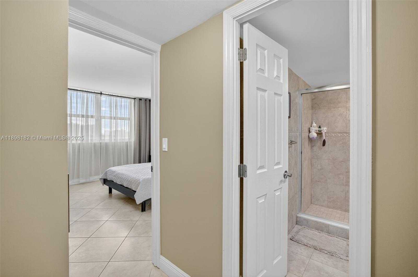 Small Image of 1833 SOUTH OCEAN DR #1004, Hallandale Beach Number 27