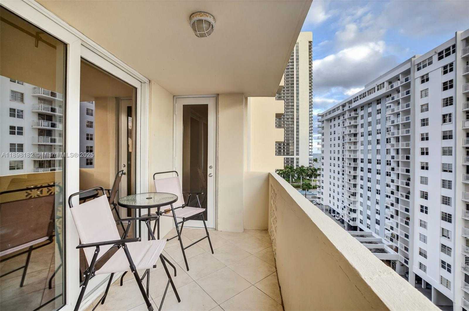 Small Image of 1833 SOUTH OCEAN DR #1004, Hallandale Beach Number 34