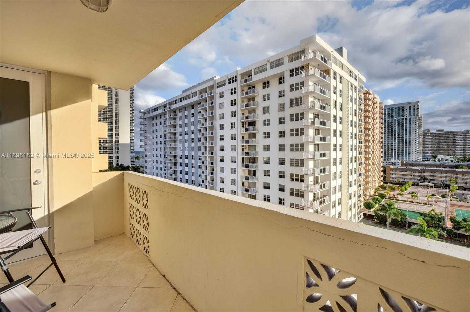 Small Image of 1833 SOUTH OCEAN DR #1004, Hallandale Beach Number 35