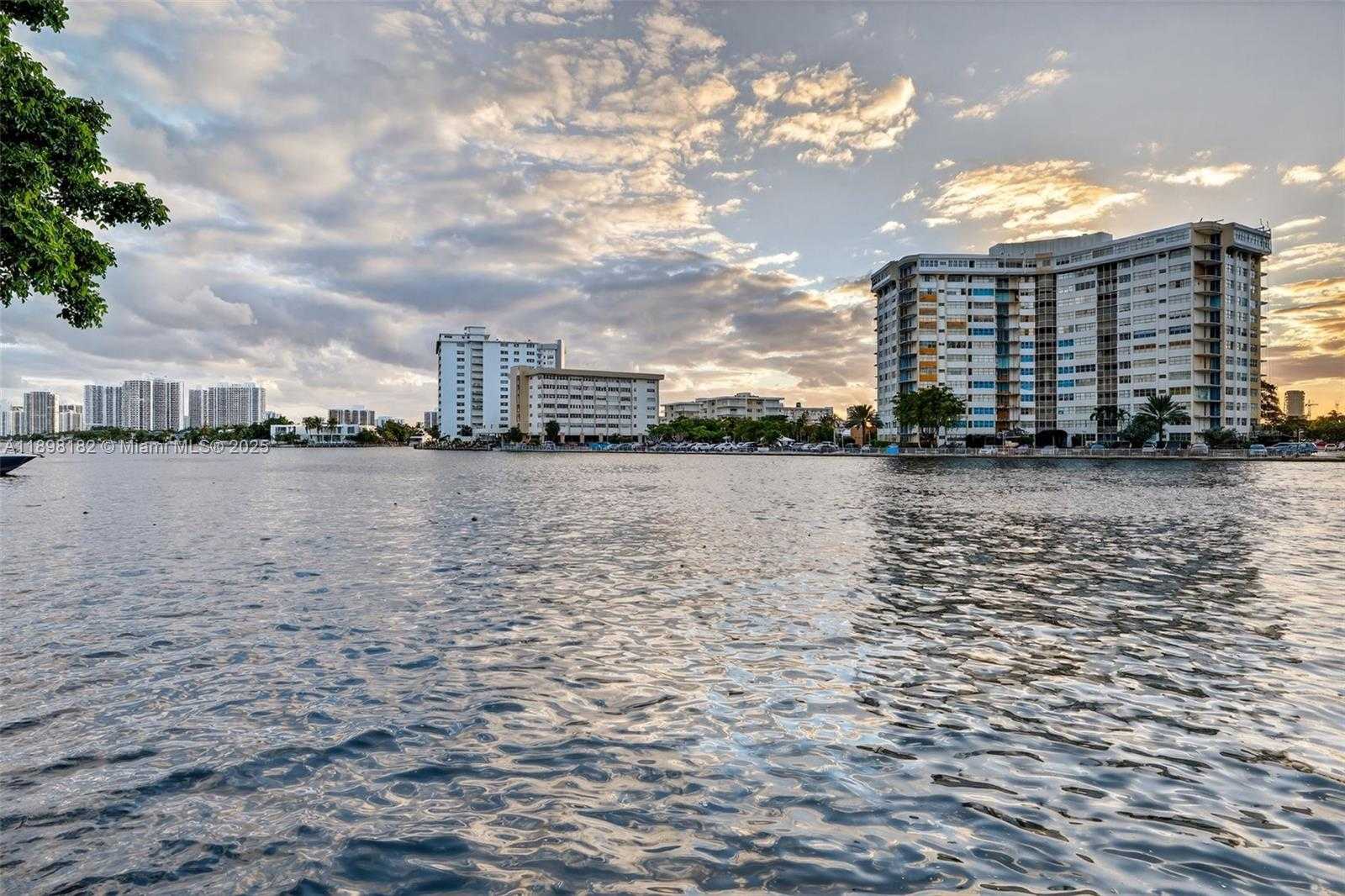 Small Image of 1833 SOUTH OCEAN DR #1004, Hallandale Beach Number 52