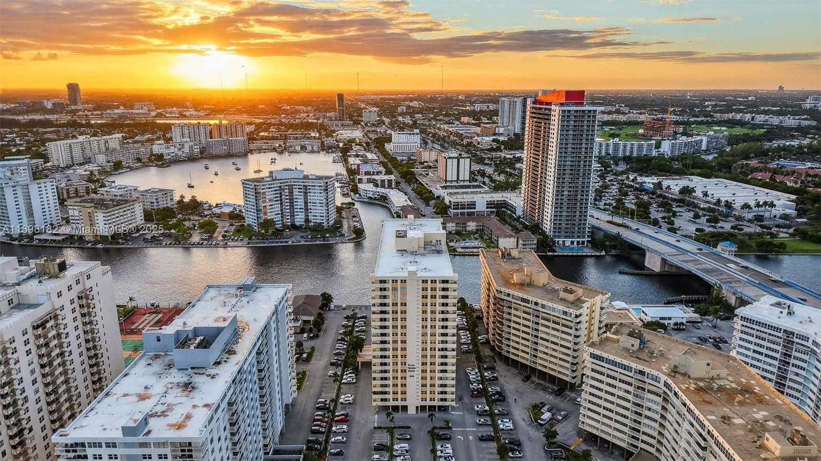 Small Image of 1833 SOUTH OCEAN DR #1004, Hallandale Beach Number 59