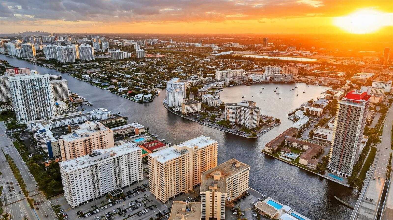 Small Image of 1833 SOUTH OCEAN DR #1004, Hallandale Beach Number 72