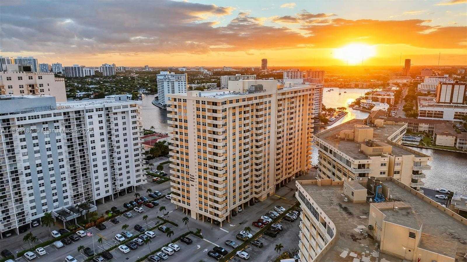 Small Image of 1833 SOUTH OCEAN DR #1004, Hallandale Beach Number 73