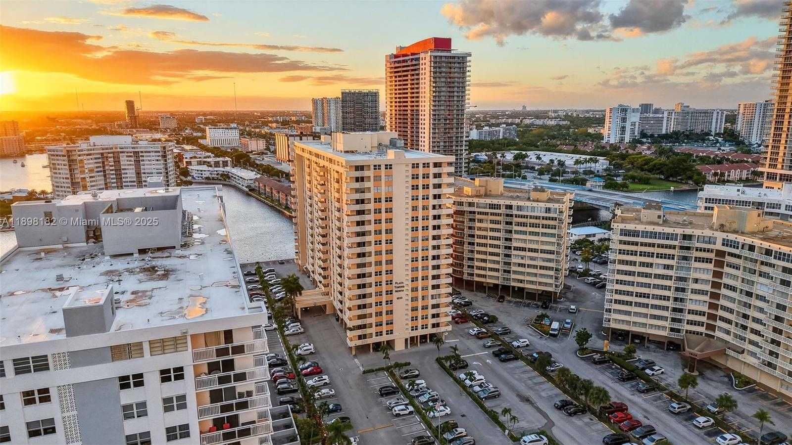 Small Image of 1833 SOUTH OCEAN DR #1004, Hallandale Beach Number 75