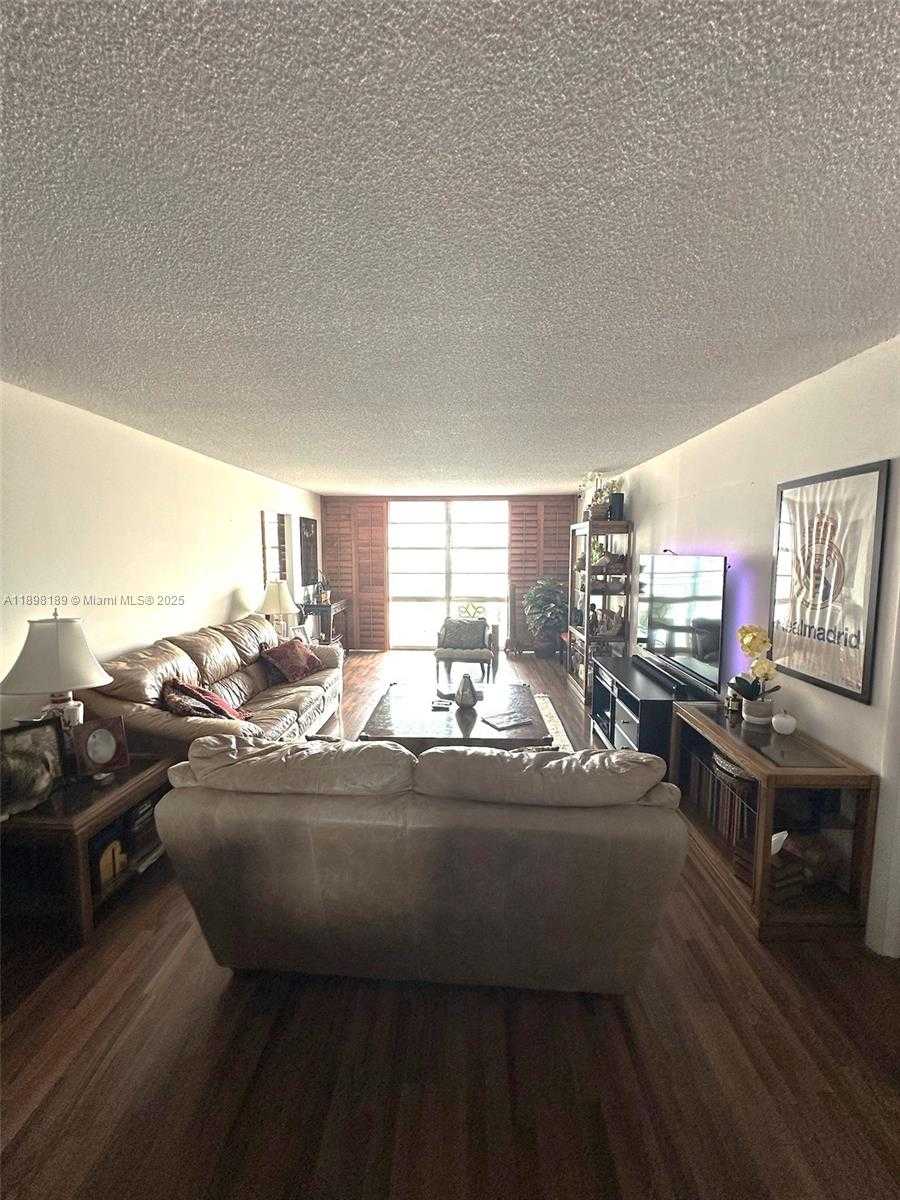 Small Image of 301 174TH ST #2020, Sunny Isles Beach Number 4