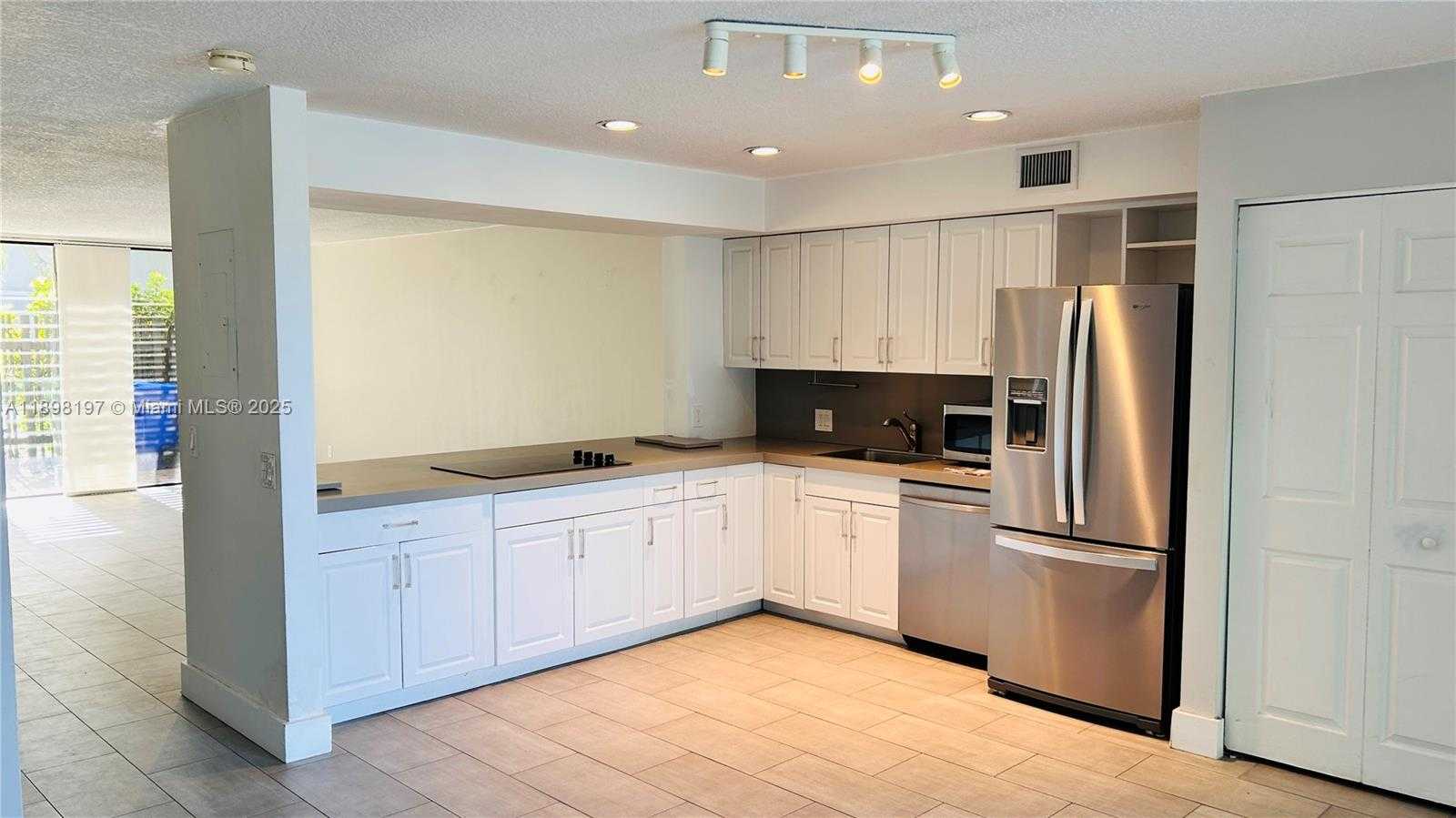 Small Image of 1666 NORTH WEST 113TH WAY, Pembroke Pines Number 4