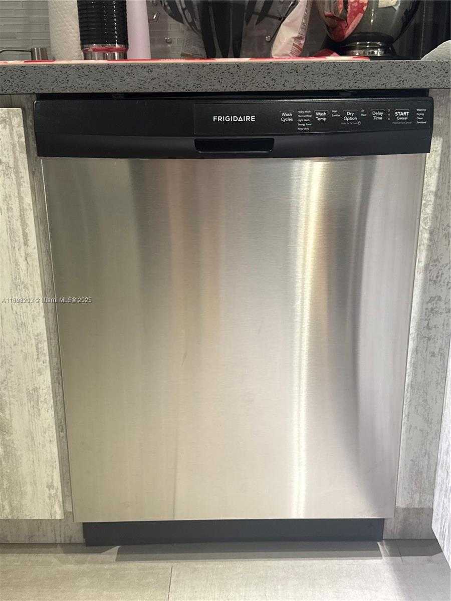 Small Image of 2851 NORTH EAST 183RD ST #605E, Aventura Number 35