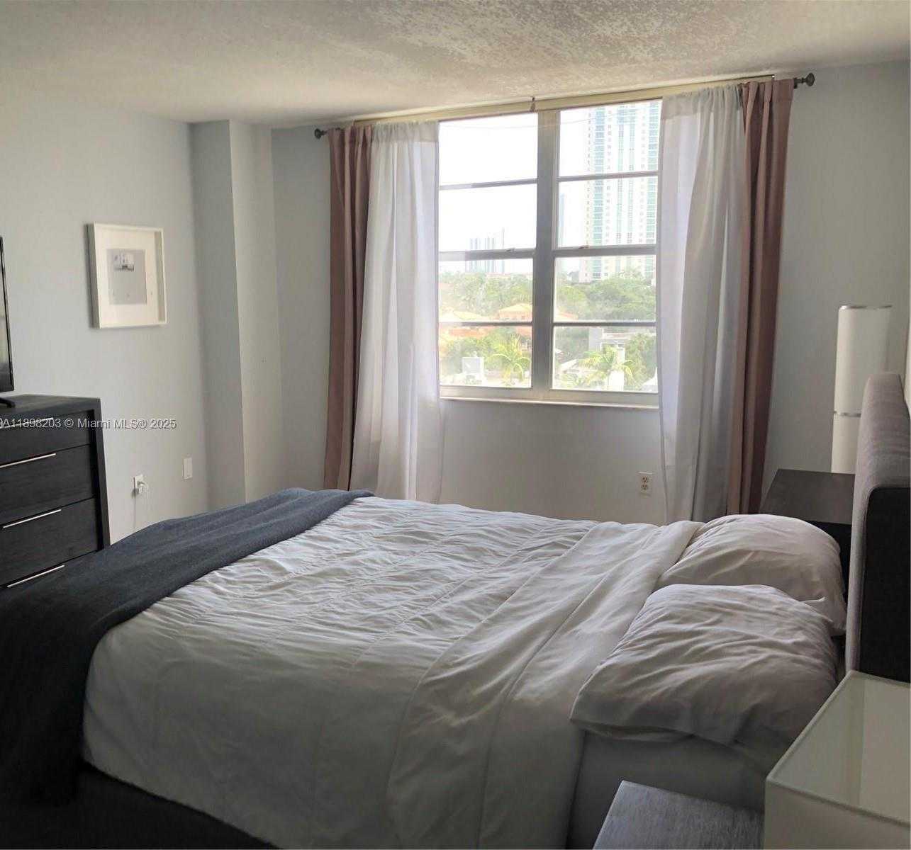 Small Image of 2851 NORTH EAST 183RD ST #605E, Aventura Number 7