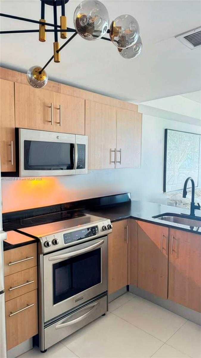 Small Image of 10275 COLLINS AVE #802, Bal Harbour Number 16