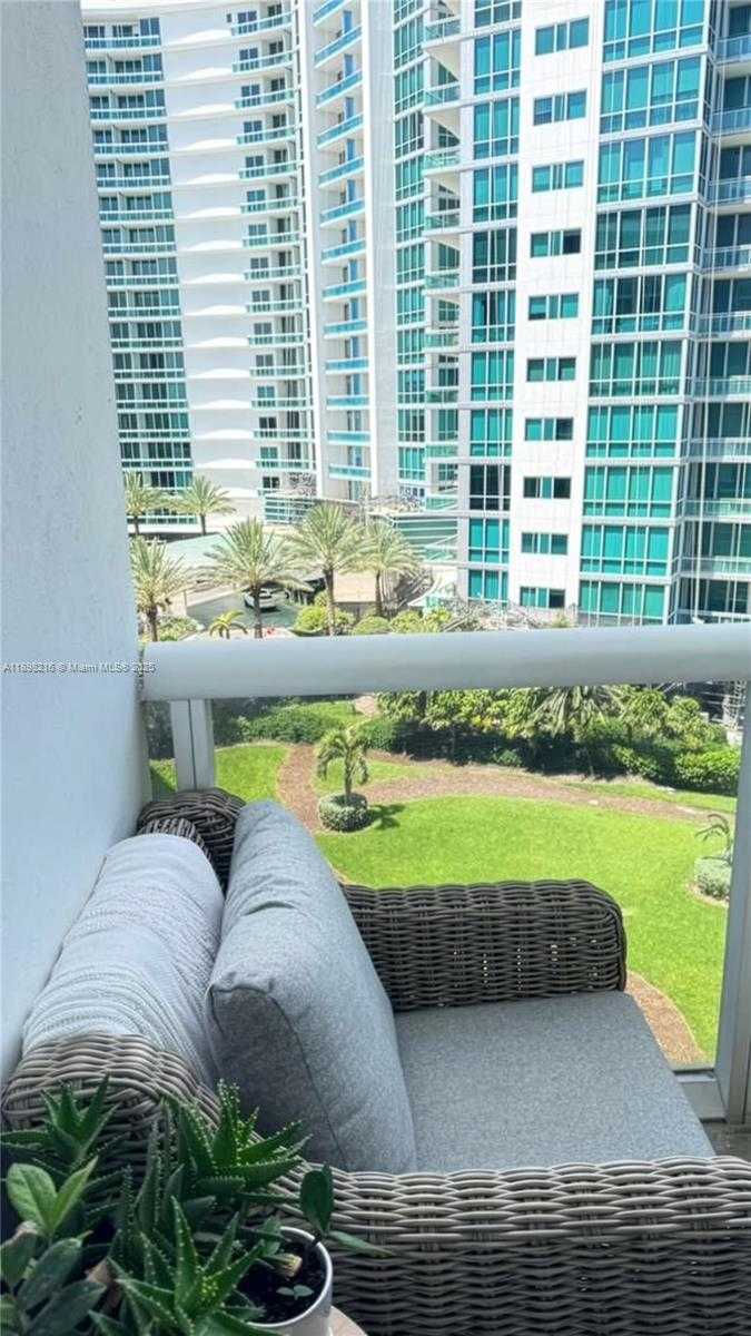 Small Image of 10275 COLLINS AVE #802, Bal Harbour Number 4