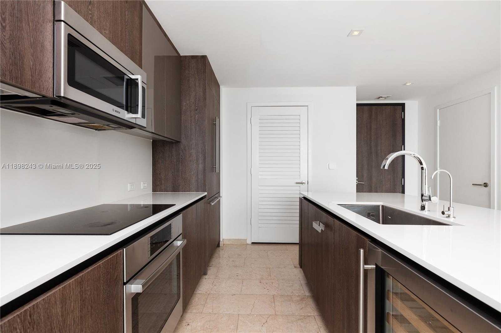 Small Image of 68 SOUTH EAST 6TH ST #3906, Miami Number 10