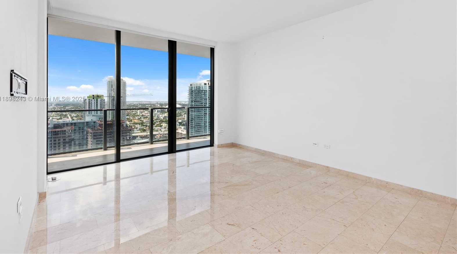 Small Image of 68 SOUTH EAST 6TH ST #3906, Miami Number 14