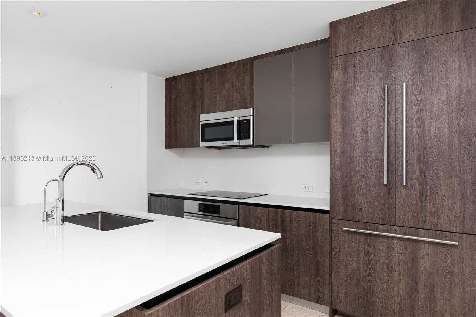 Small Image of 68 SOUTH EAST 6TH ST #3906, Miami Number 2