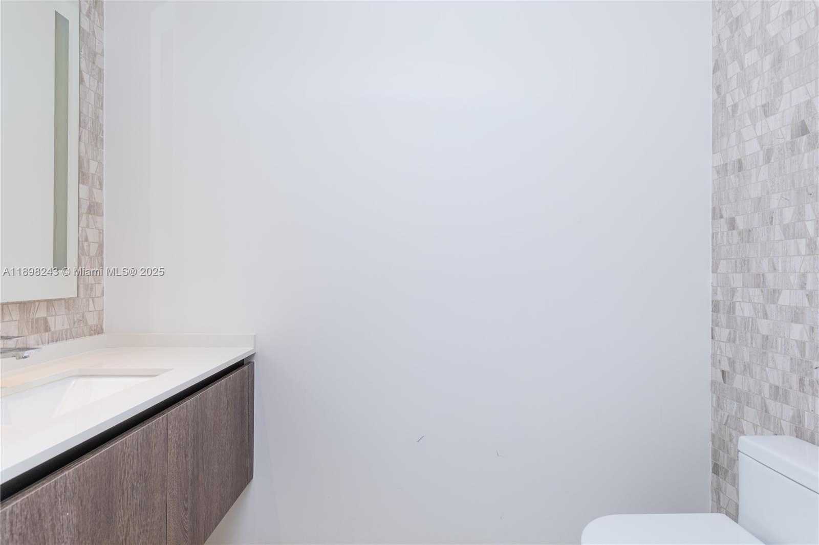 Small Image of 68 SOUTH EAST 6TH ST #3906, Miami Number 27