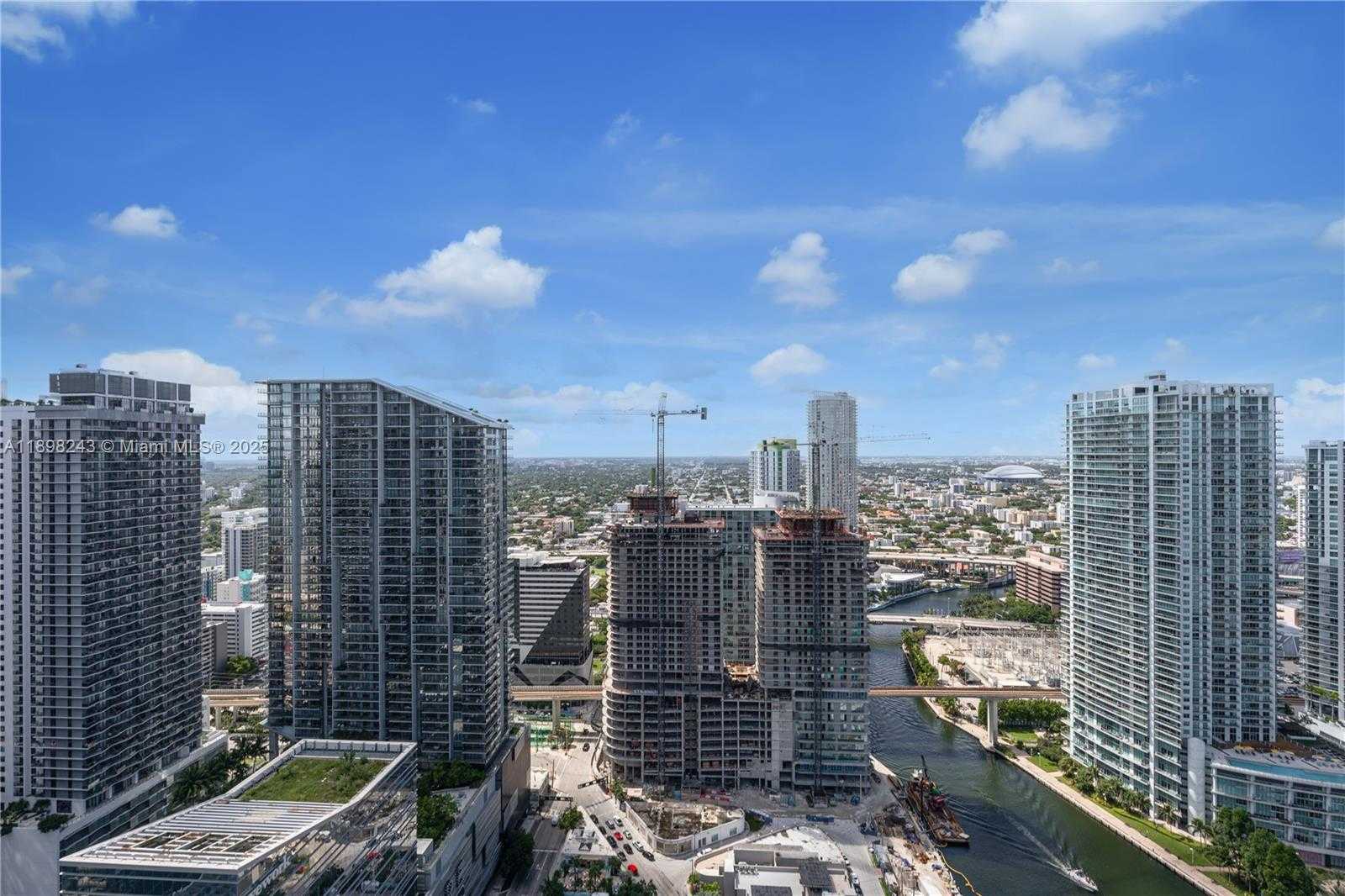 Small Image of 68 SOUTH EAST 6TH ST #3906, Miami Number 34