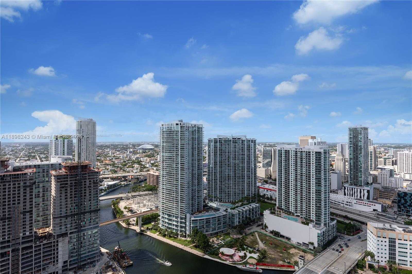 Small Image of 68 SOUTH EAST 6TH ST #3906, Miami Number 35