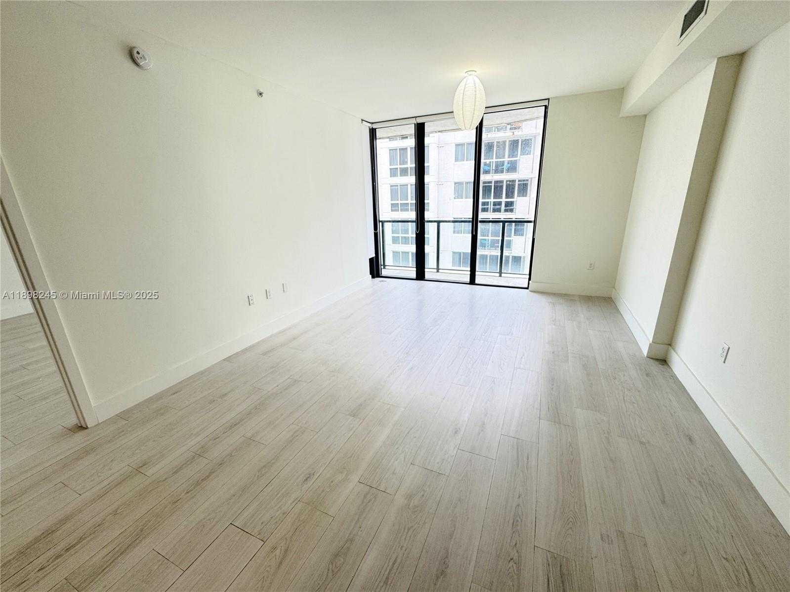 Small Image of 201 SOUTH WEST 17TH RD #603, Miami Number 4