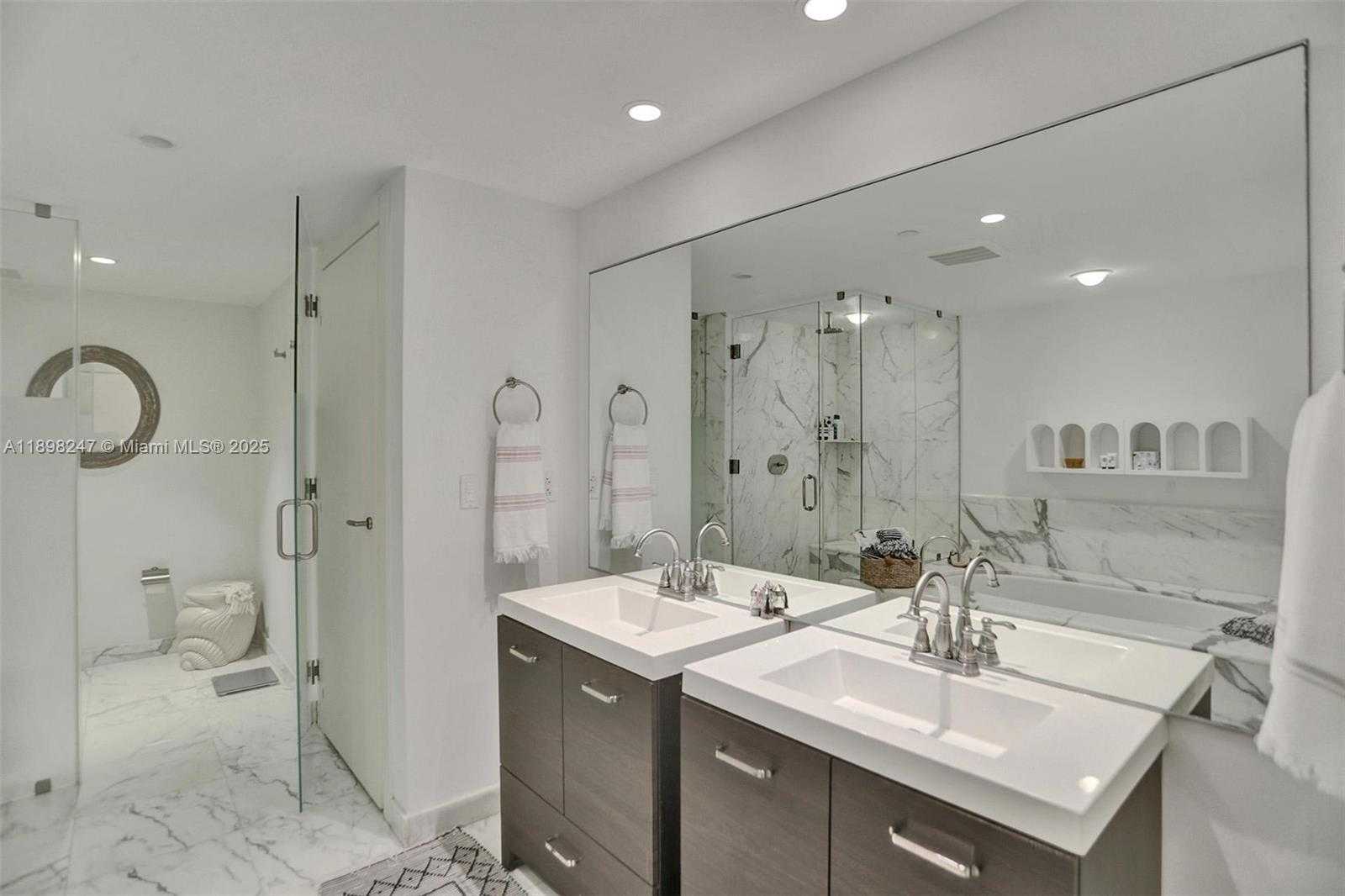 Small Image of 2627 SOUTH BAYSHORE DR #506, Coconut Grove Number 30